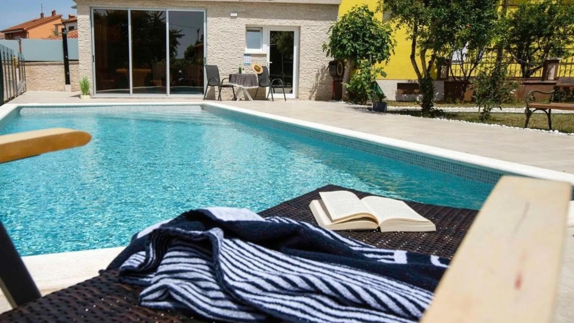 Apartment Ferienwohnung Fuer 3 Personen Ca 30 Qm In Pula, Istrien Istrische Riviera