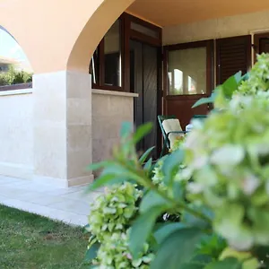 100m2, Full Opremljen, Privatni Parking. Appartamento